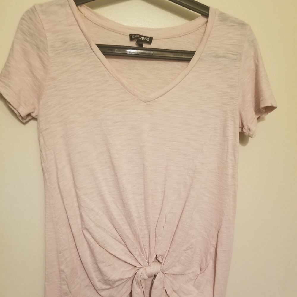 Light pink Express tshirt sz xsmall